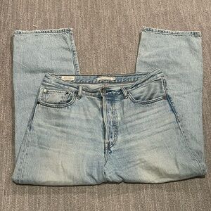 Levi’s Ribcage Straight Leg Jean. Size 30.
